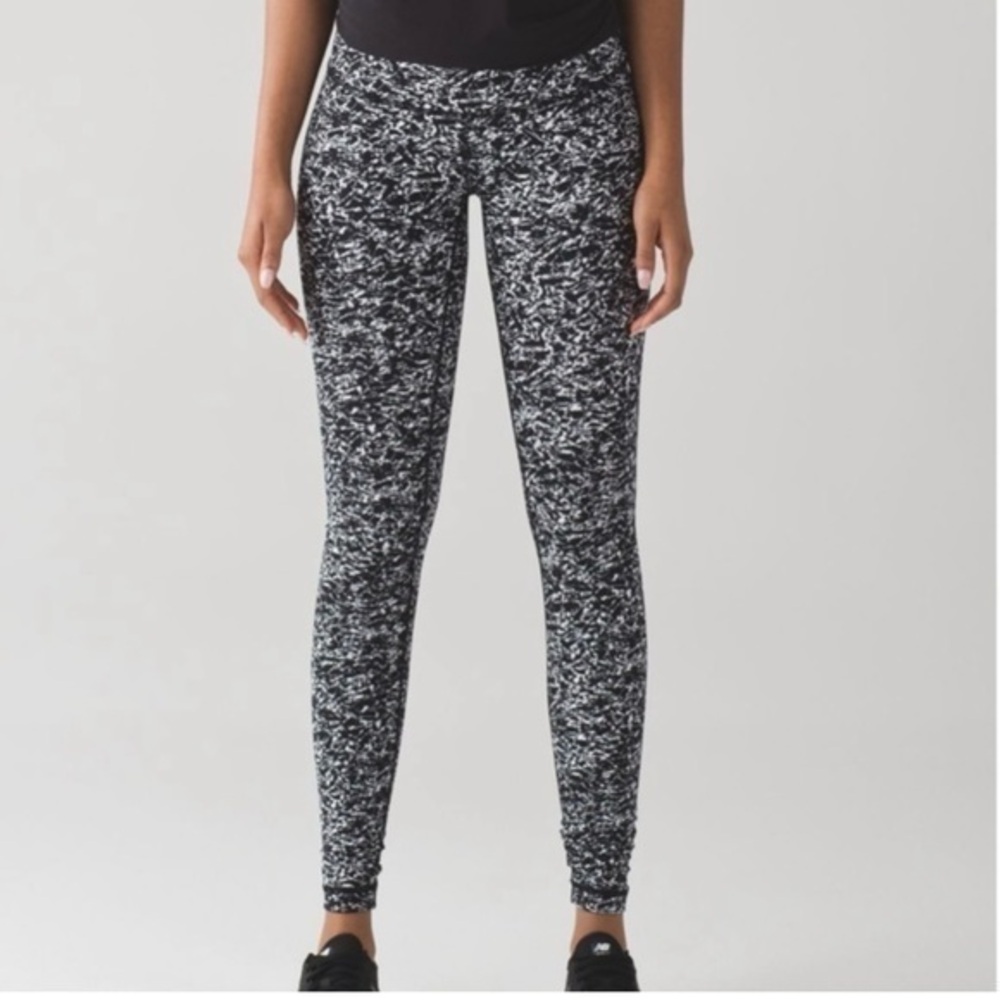 Lululemon Wunder Under High-Rise Tight 28 Black White Static Print Size 2